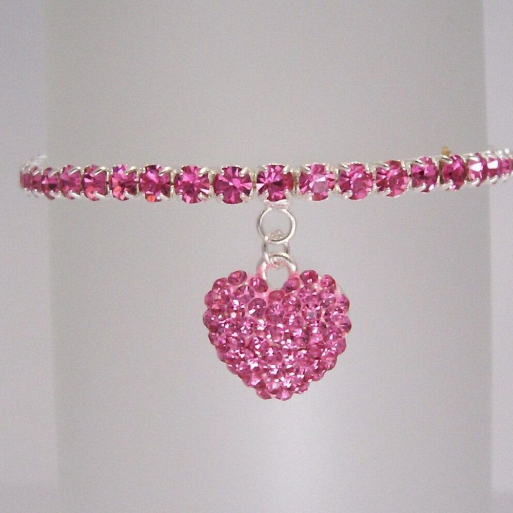 NWT Beautiful Hot Pink Stretch Band Bracelet Sparkling Swarovski Crystals Heart